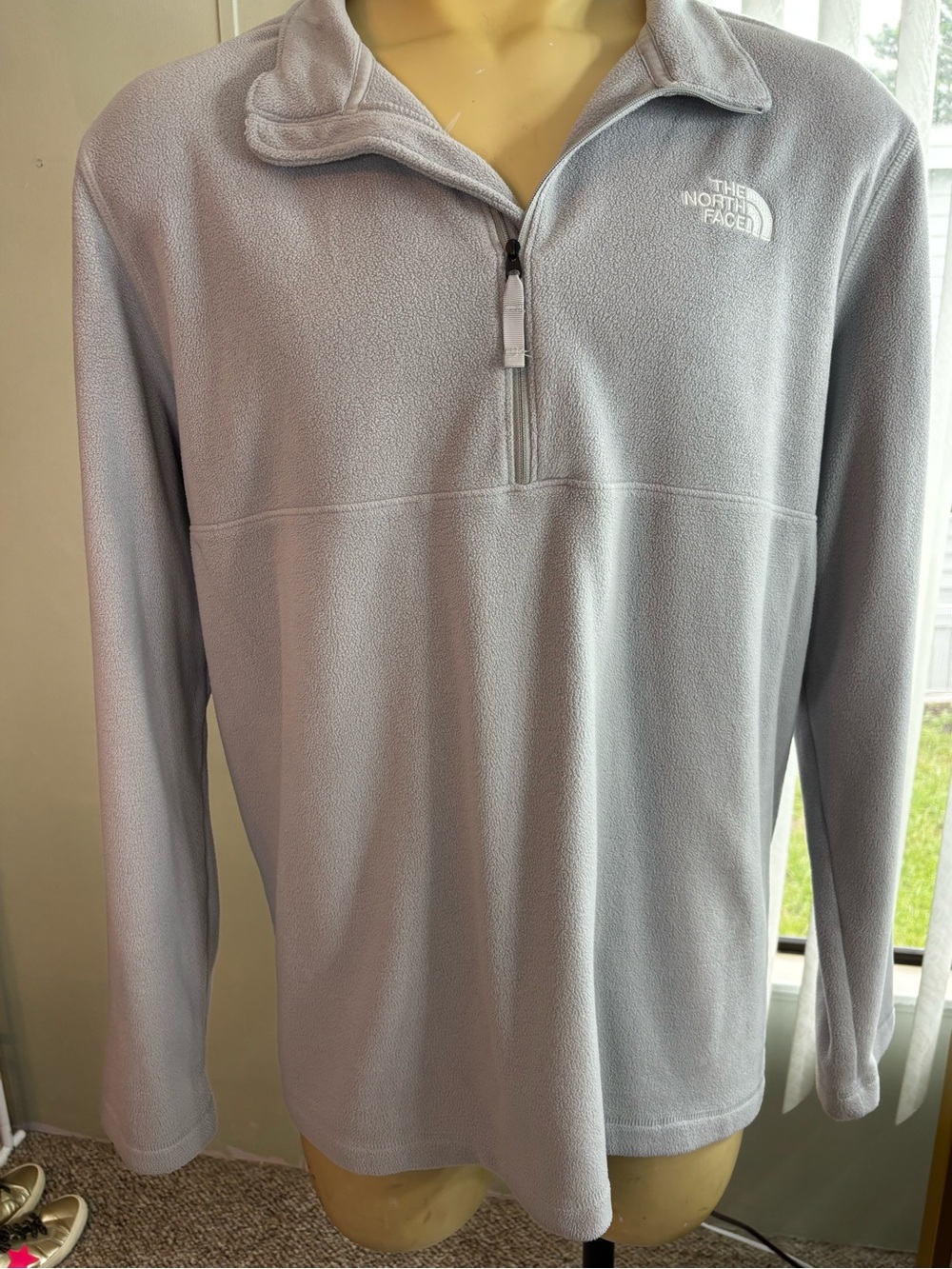 The North Face Men’s Light Gray Half-Zip Fleece Pullover